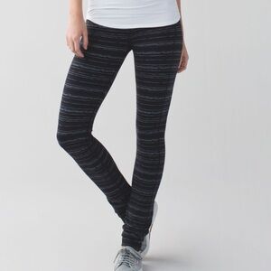 Lululemon Skinny Groove Pant II (Roll Down) size 6